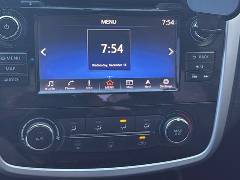 Used 2018 Nissan Altima 2.5 SR w/ SR Midnight Edition image 10