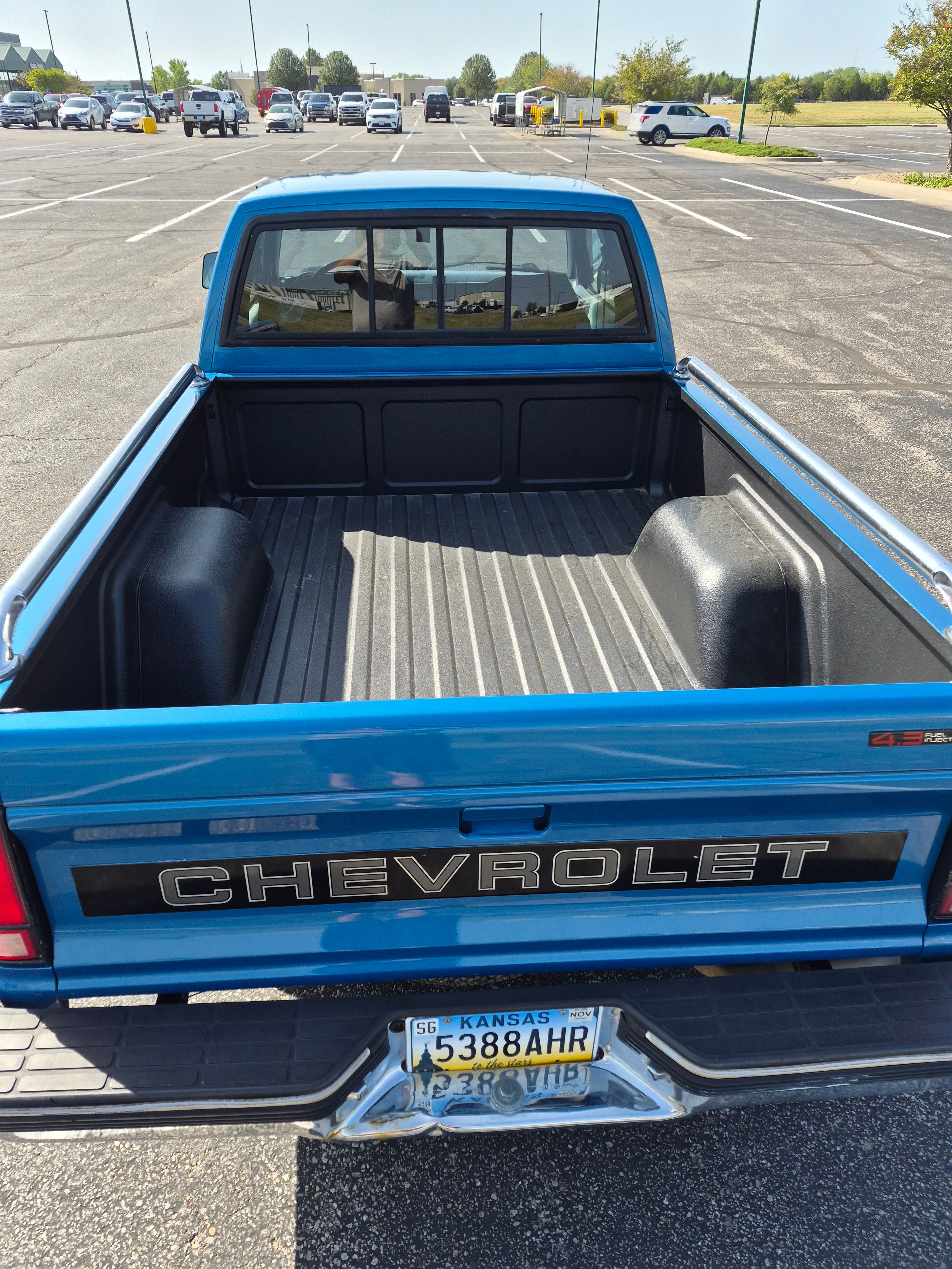 Used 1993 Chevrolet S10 Pickup 2WD Extended Cab image 2