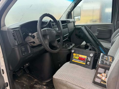 Used 2006 Chevrolet Express 3500 image 11