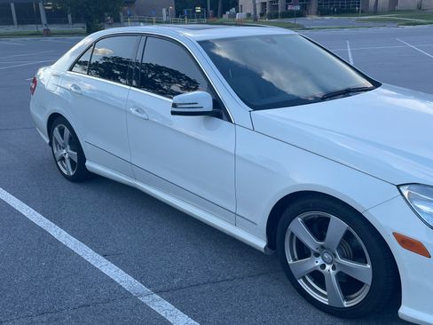 Used 2011 Mercedes-Benz E 350 Sedan image 2