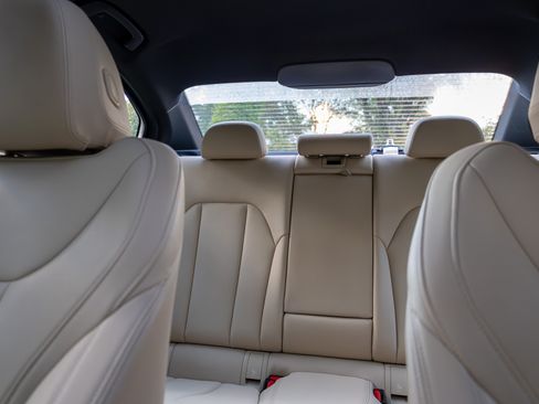 Used 2020 BMW 330i Sedan w/ Convenience Package image 22