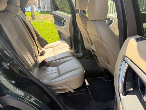 Used 2016 Land Rover Discovery Sport HSE image 9