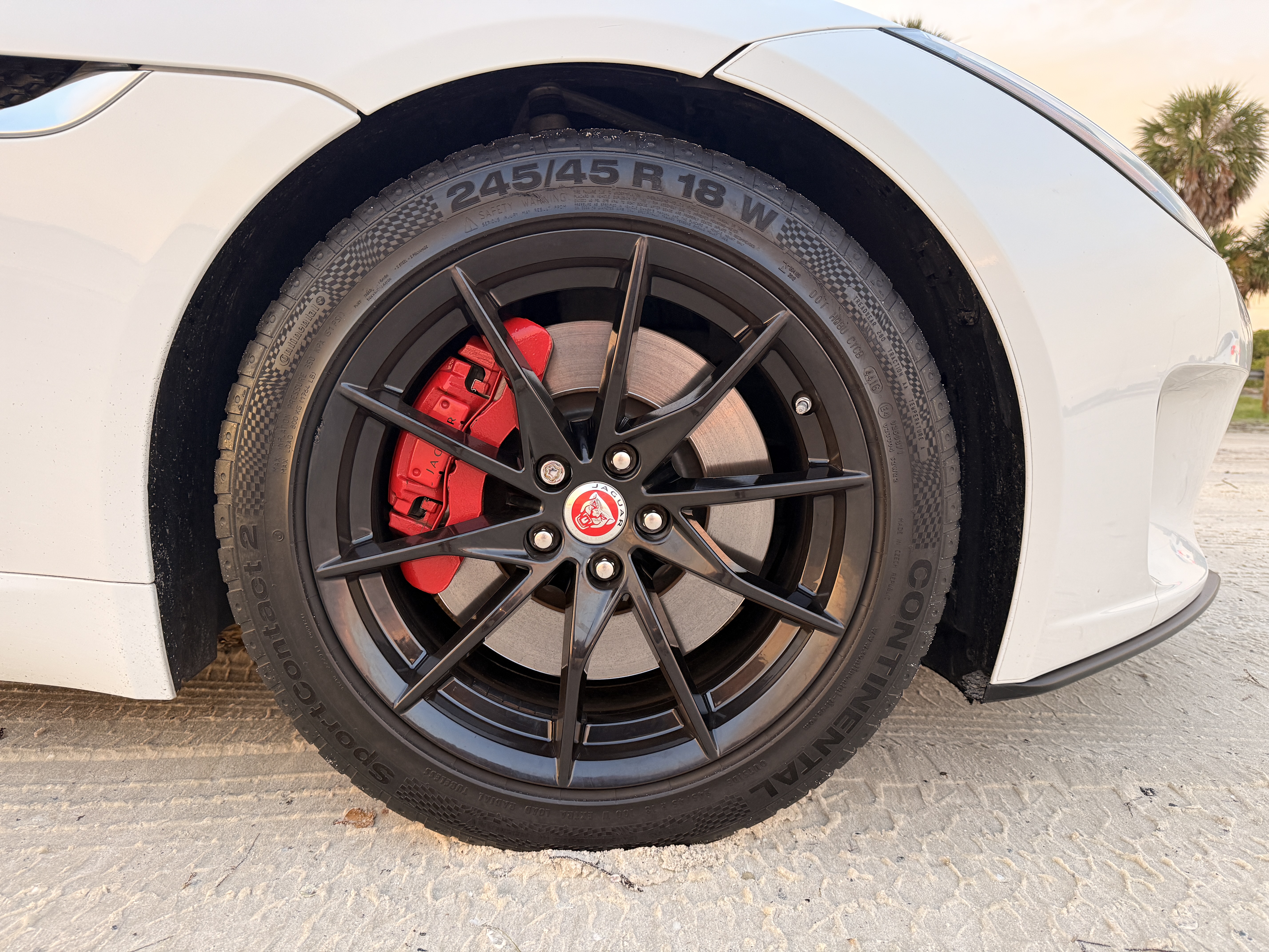 Used 2018 Jaguar F-TYPE Convertible RWD image 14