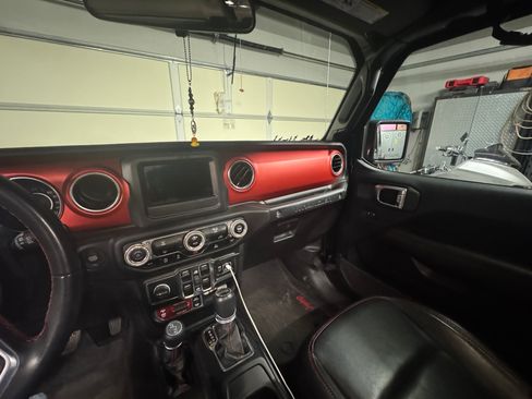 Used 2021 Jeep Wrangler Unlimited Rubicon AWD/4WD image 12