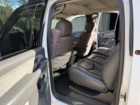 Used 2003 Chevrolet Silverado 3500 LT image 10