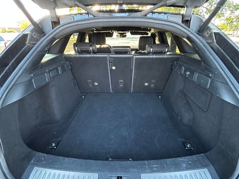 Used 2019 Land Rover Range Rover Velar S image 16