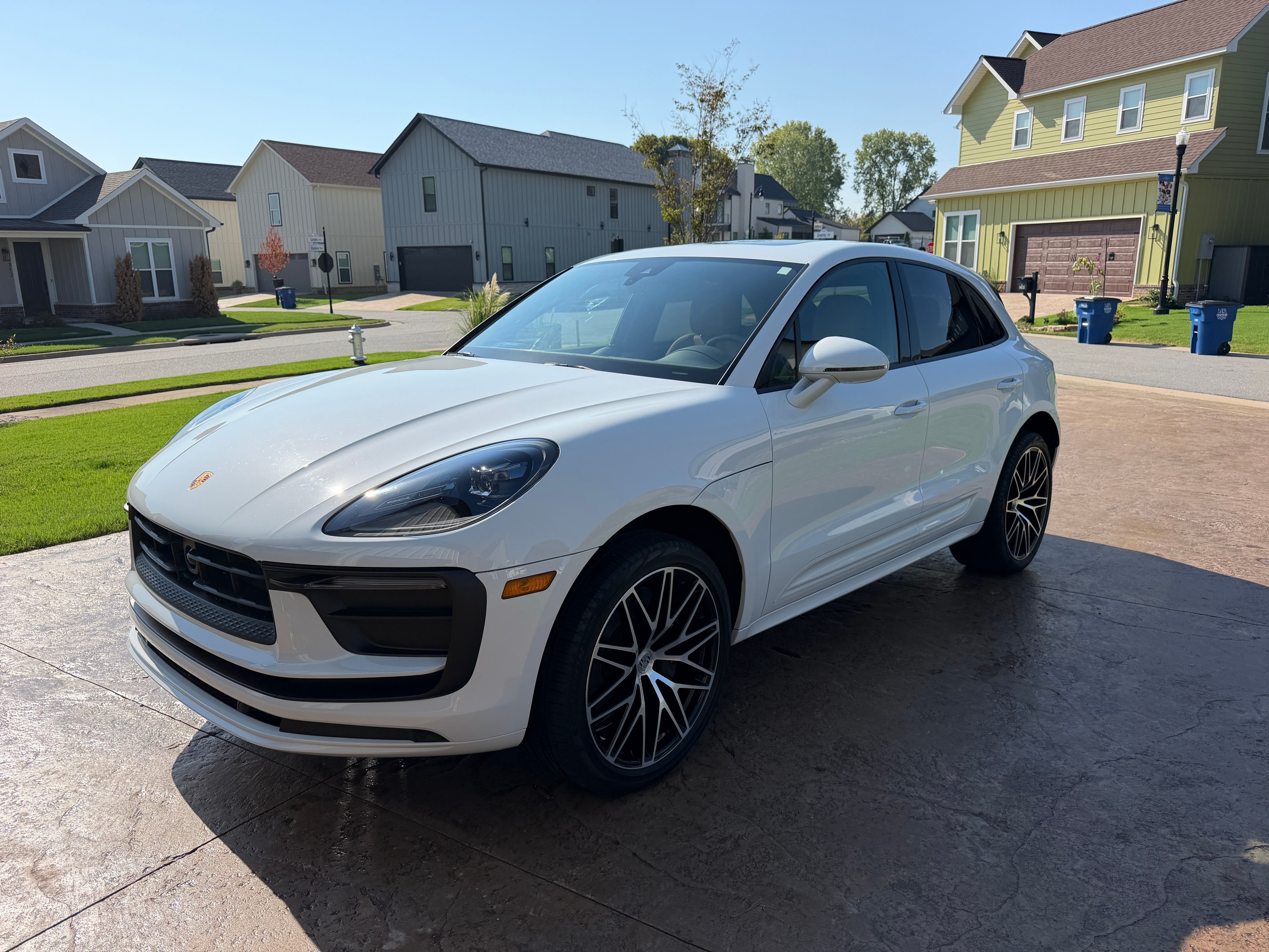 Used 2024 Porsche Macan AWD/4WD image 4