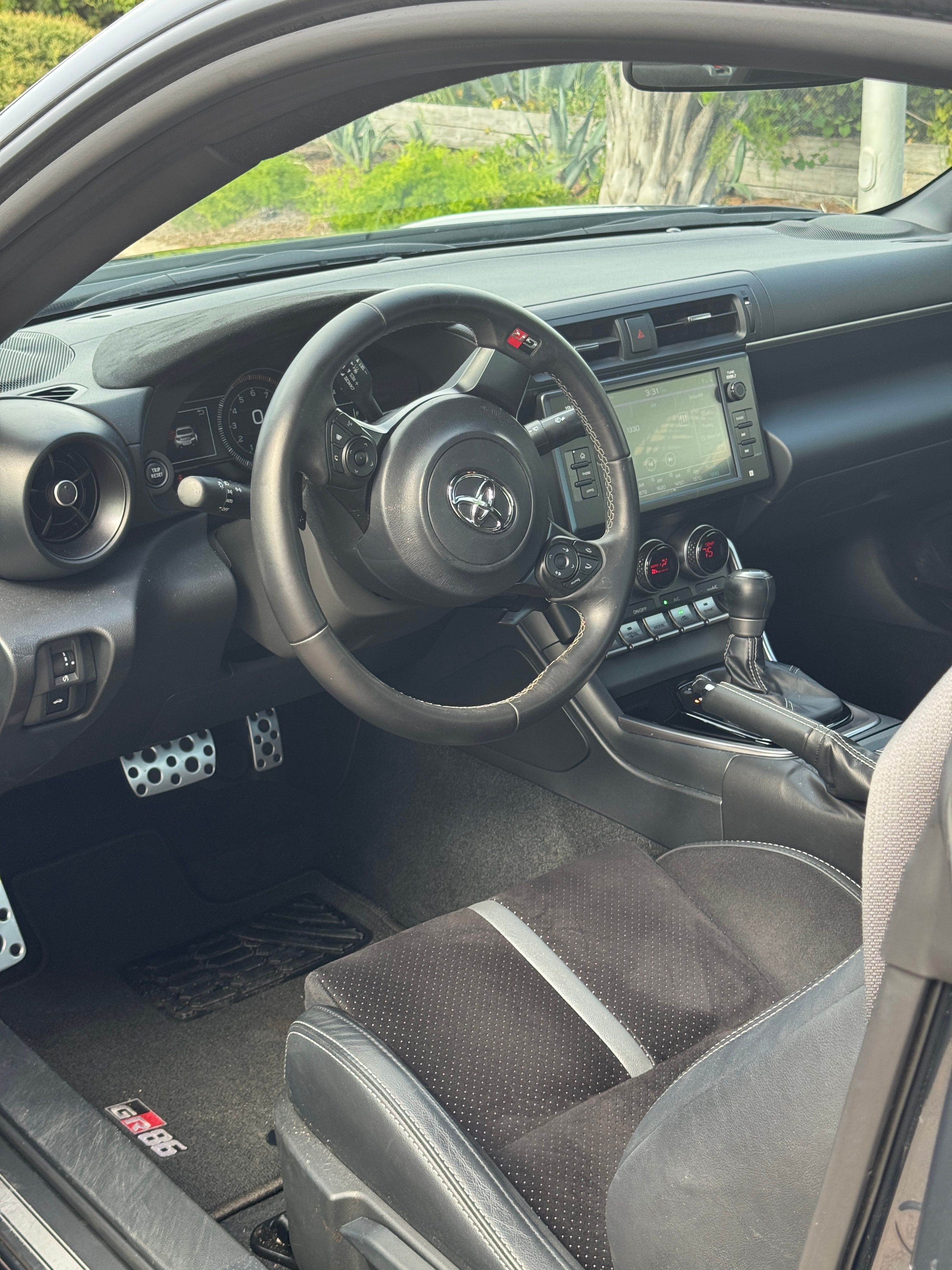 Used 2024 Toyota GR86 Premium RWD image 25