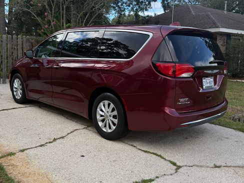 Used 2019 Chrysler Pacifica Touring Plus w/ Advanced Safetytec Group FWD image 37