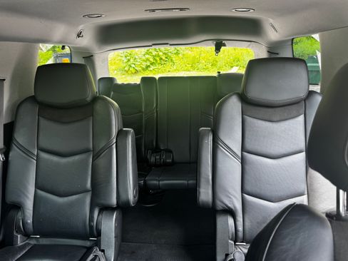 Used 2015 Cadillac Escalade Premium AWD/4WD image 9