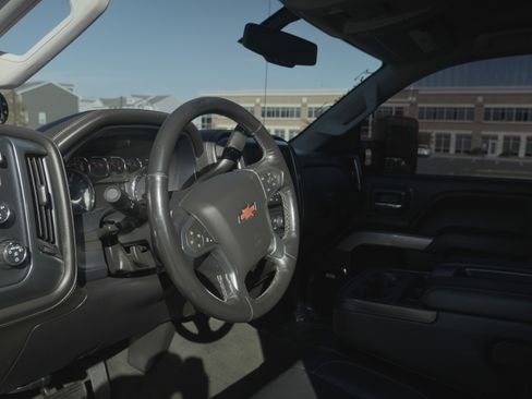 Used 2018 Chevrolet Silverado 2500 LTZ w/ Duramax Plus Package image 11