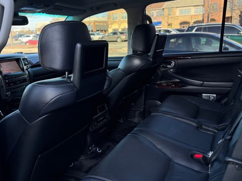 Used 2014 Lexus LX 570 4WD image 27