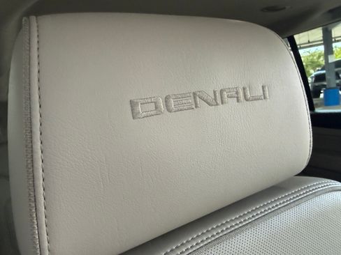 Used 2018 GMC Yukon XL Denali w/ Open Road Package AWD/4WD image 5