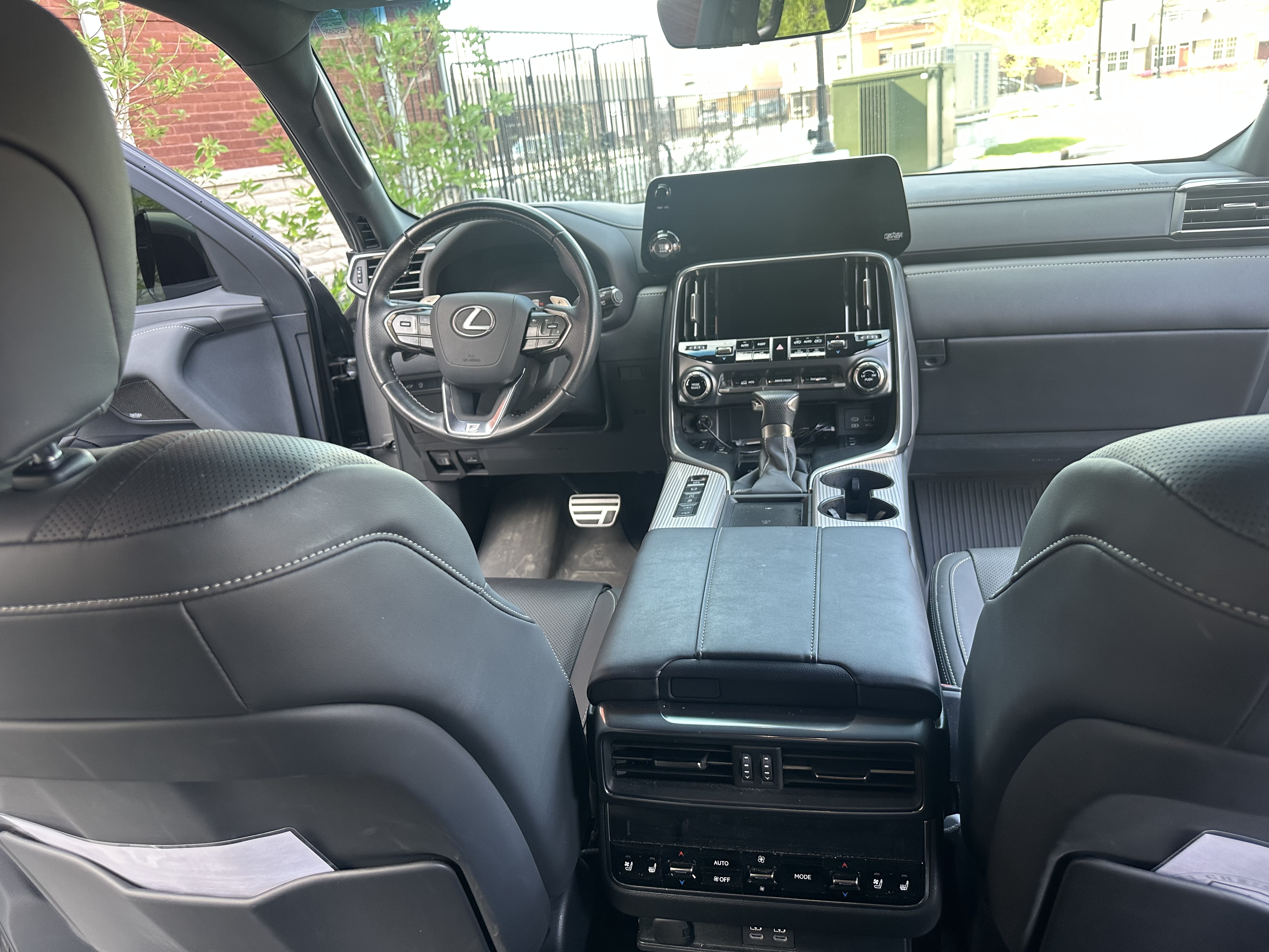 Used 2024 Lexus LX 600 F Sport AWD/4WD image 15