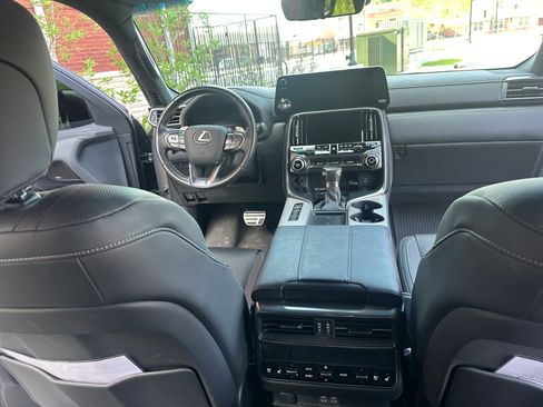 Used 2024 Lexus LX 600 F Sport AWD/4WD image 15