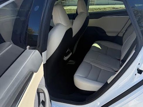 Used 2021 Tesla Model S Plaid image 9