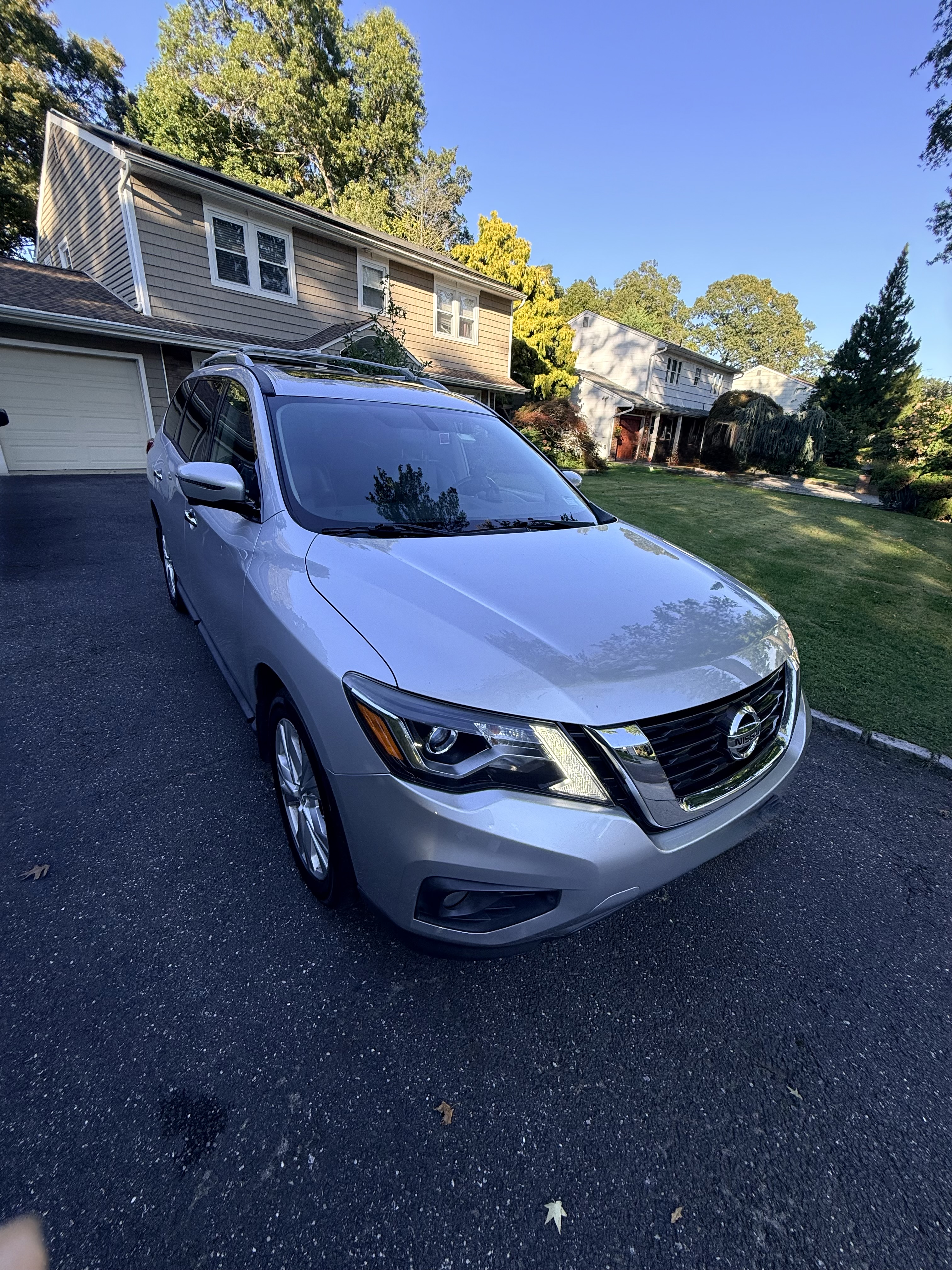 Used 2018 Nissan Pathfinder SL w/ SL Premium Package AWD/4WD image 4