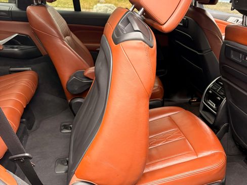 Used 2022 BMW X7 M50i image 14