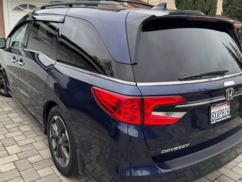Used 2022 Honda Odyssey Elite image 4