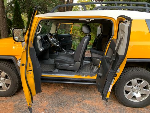 Used 2007 Toyota FJ Cruiser 4WD image 5