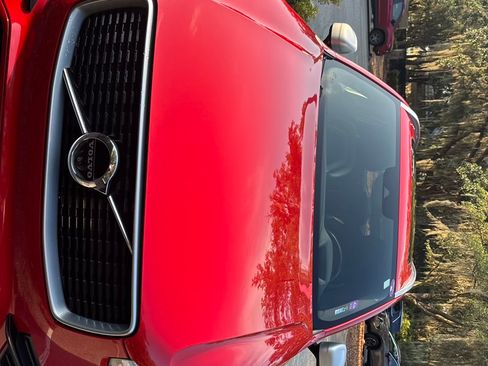 Used 2017 Volvo XC90 T6 R-Design image 2