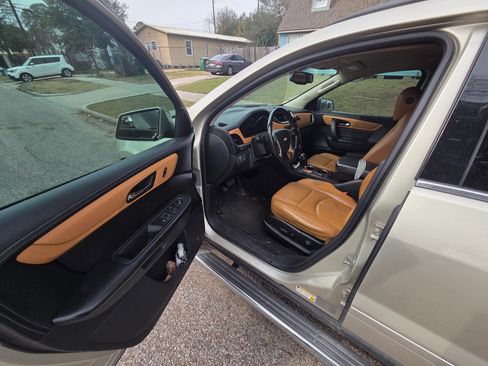 Used 2013 Chevrolet Traverse LT w/ LPO, 'HIT The Road' Package image 10