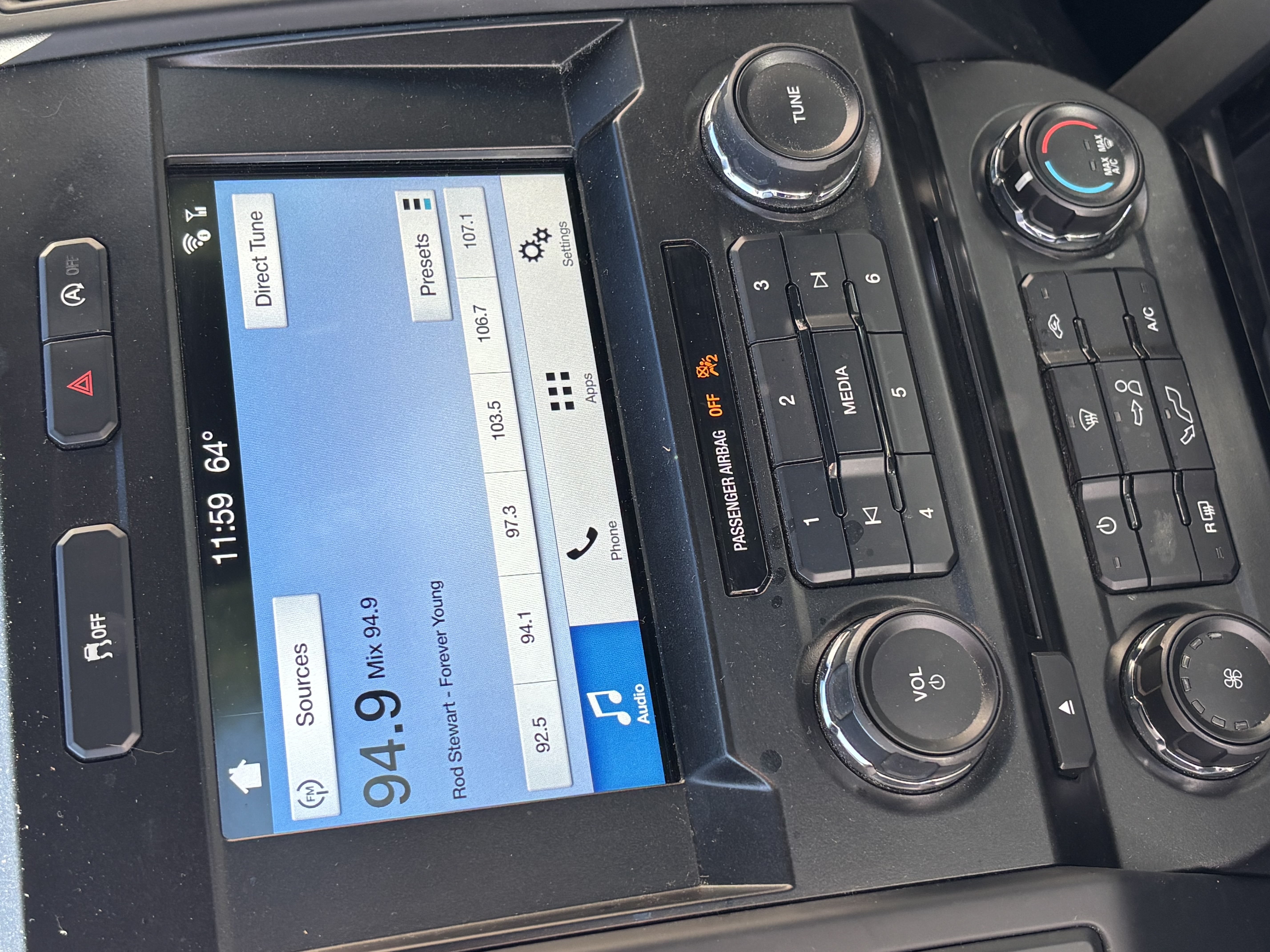 Used 2017 Ford F150 XL w/ Equipment Group 101A Mid RWD image 4