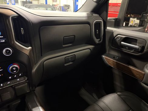 Used 2022 Chevrolet Silverado 3500 High Country image 23