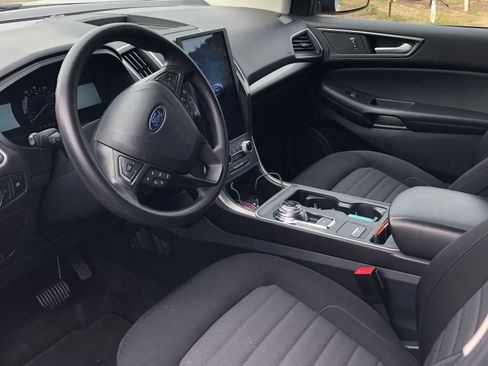 Used 2022 Ford Edge SE w/ Black Appearance Package image 9