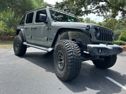 Used 2018 Jeep Wrangler Unlimited Sport S AWD/4WD image 1