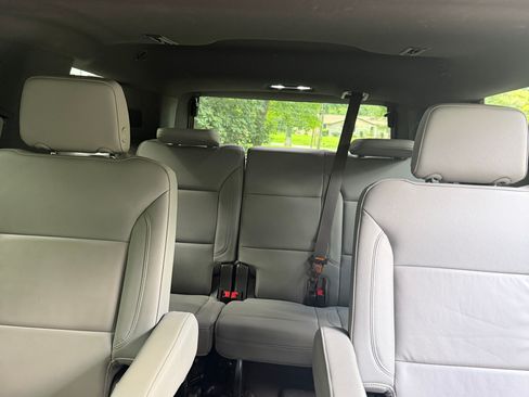 Used 2022 Chevrolet Tahoe LT w/ Luxury Package AWD/4WD image 18