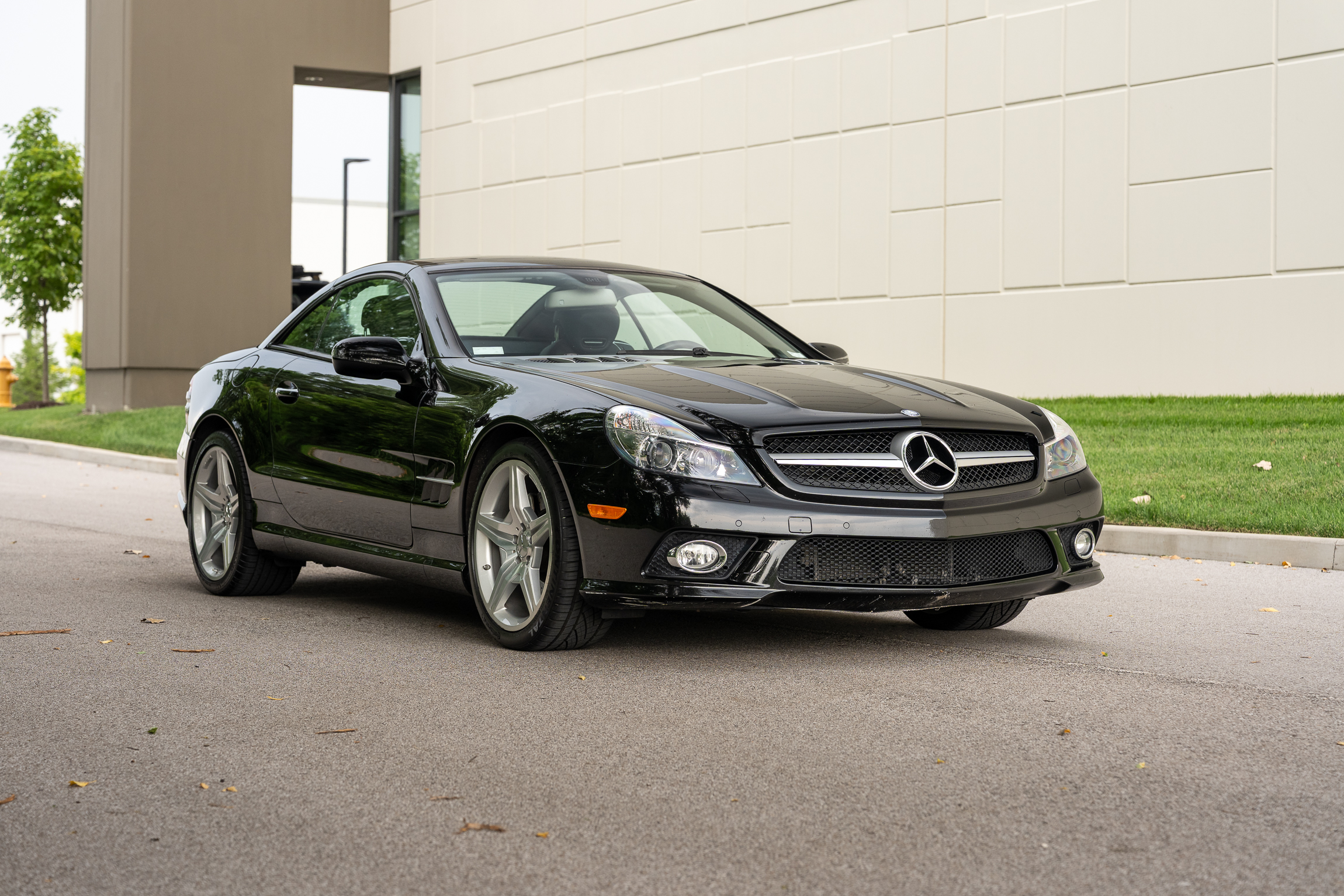 Used 2009 Mercedes-Benz SL 550 image 2