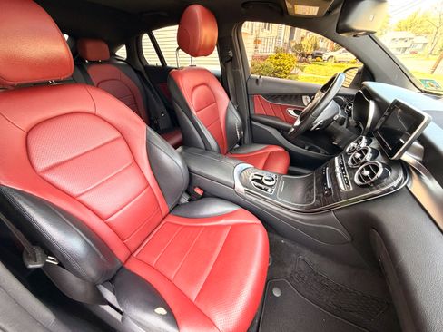 Used 2018 Mercedes-Benz GLC 300 4MATIC Coupe image 12