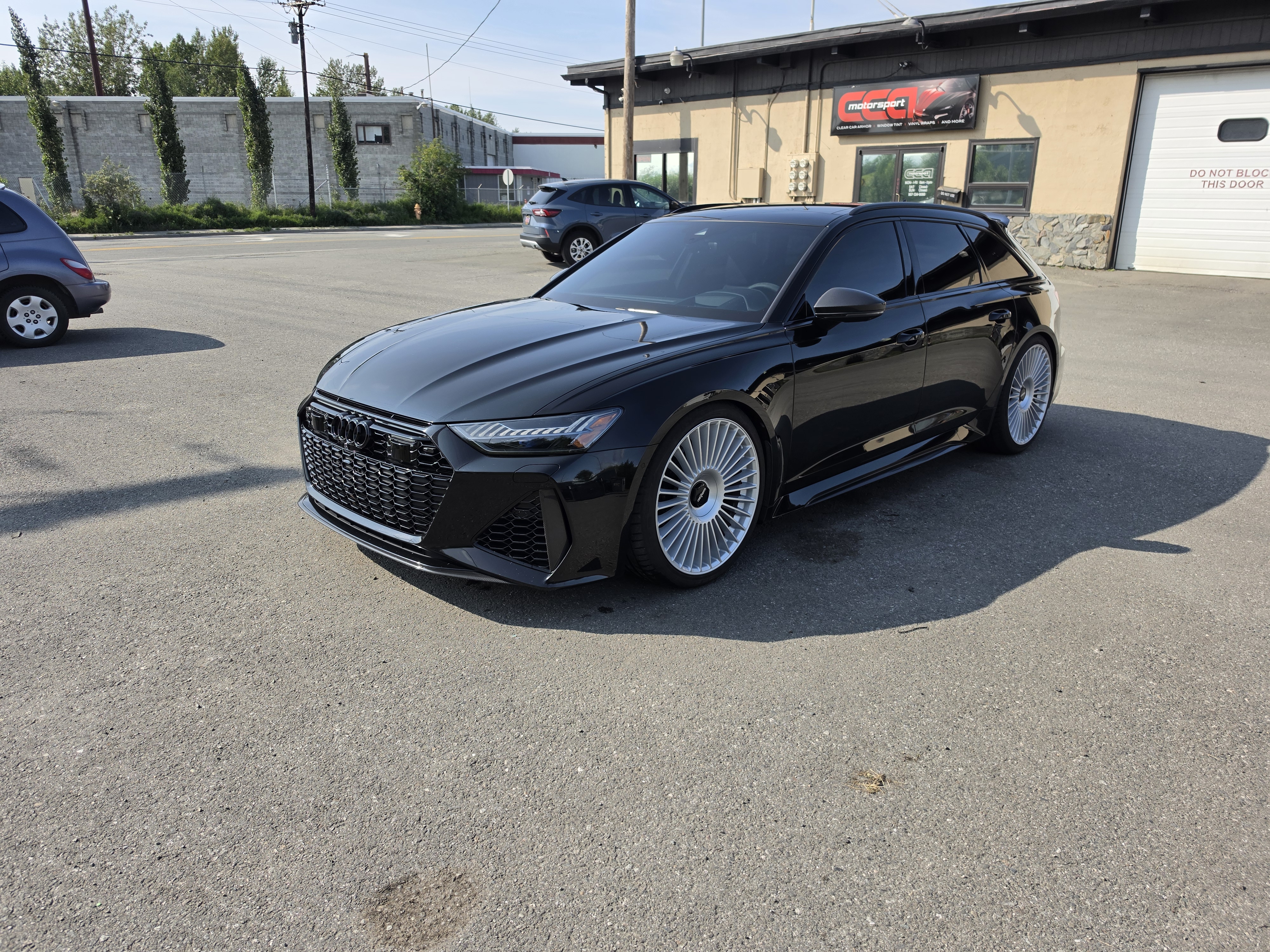Used 2022 Audi RS 6 AWD/4WD image 1