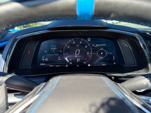 Used 2021 Chevrolet Corvette Stingray Premium Conv w/ Z51 Performance Package image 15