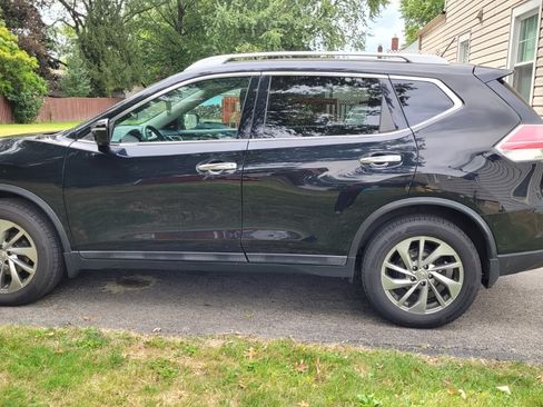 Used 2015 Nissan Rogue SL w/ SL Premium Package image 2