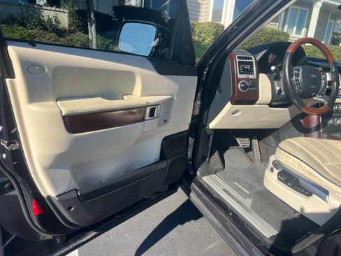 Used 2010 Land Rover Range Rover Supercharged image 11