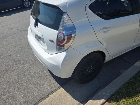 Used 2013 Toyota Prius C Two image 5