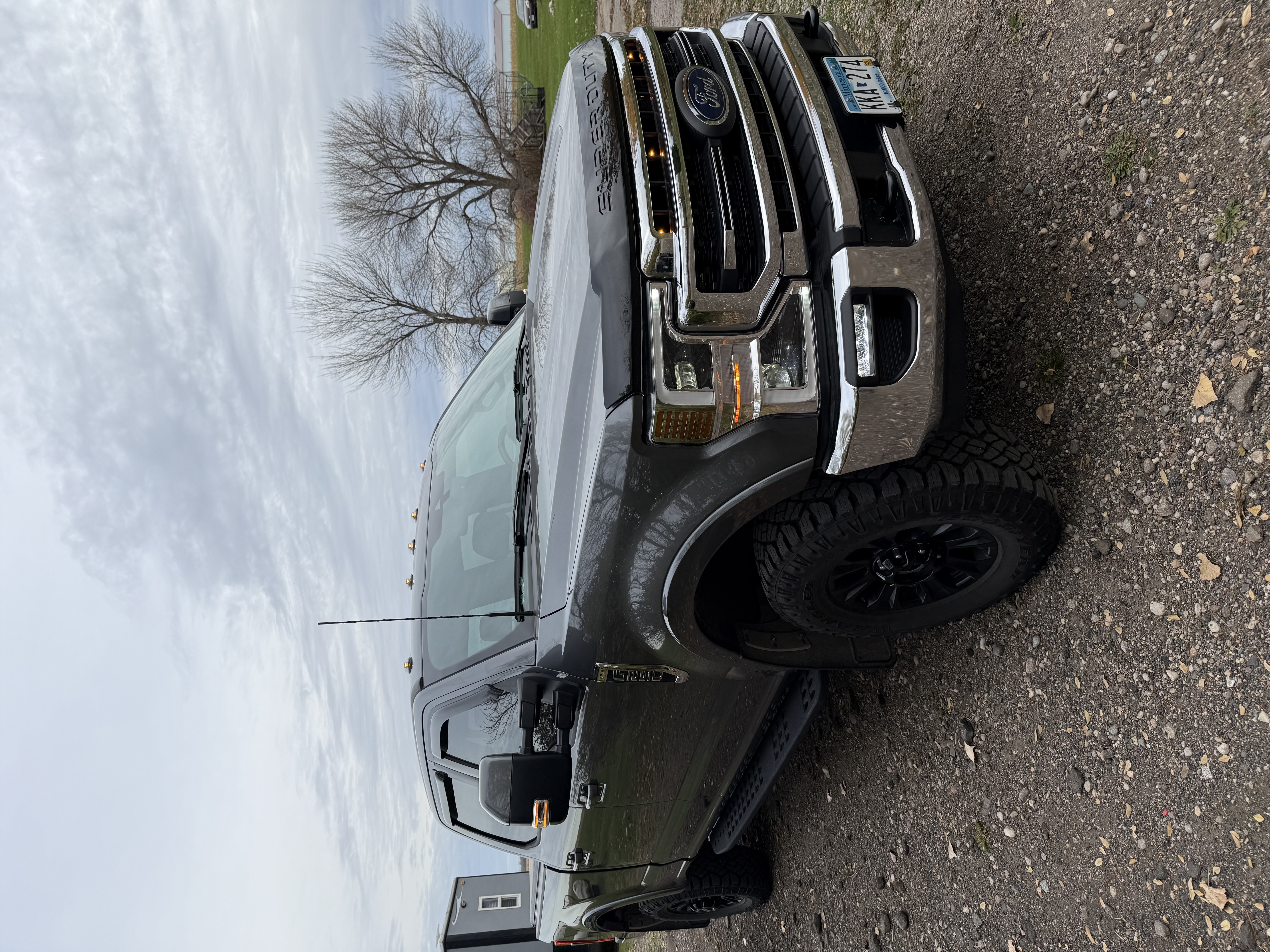 Used 2022 Ford F250 Lariat w/ Tremor Off-Road Package AWD/4WD image 4