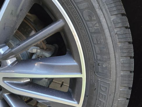 Used 2017 INFINITI QX60 Luxe w/ Deluxe Technology Package image 17