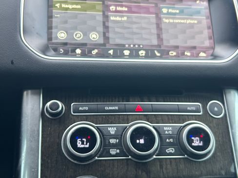Used 2017 Land Rover Range Rover Sport SE image 9