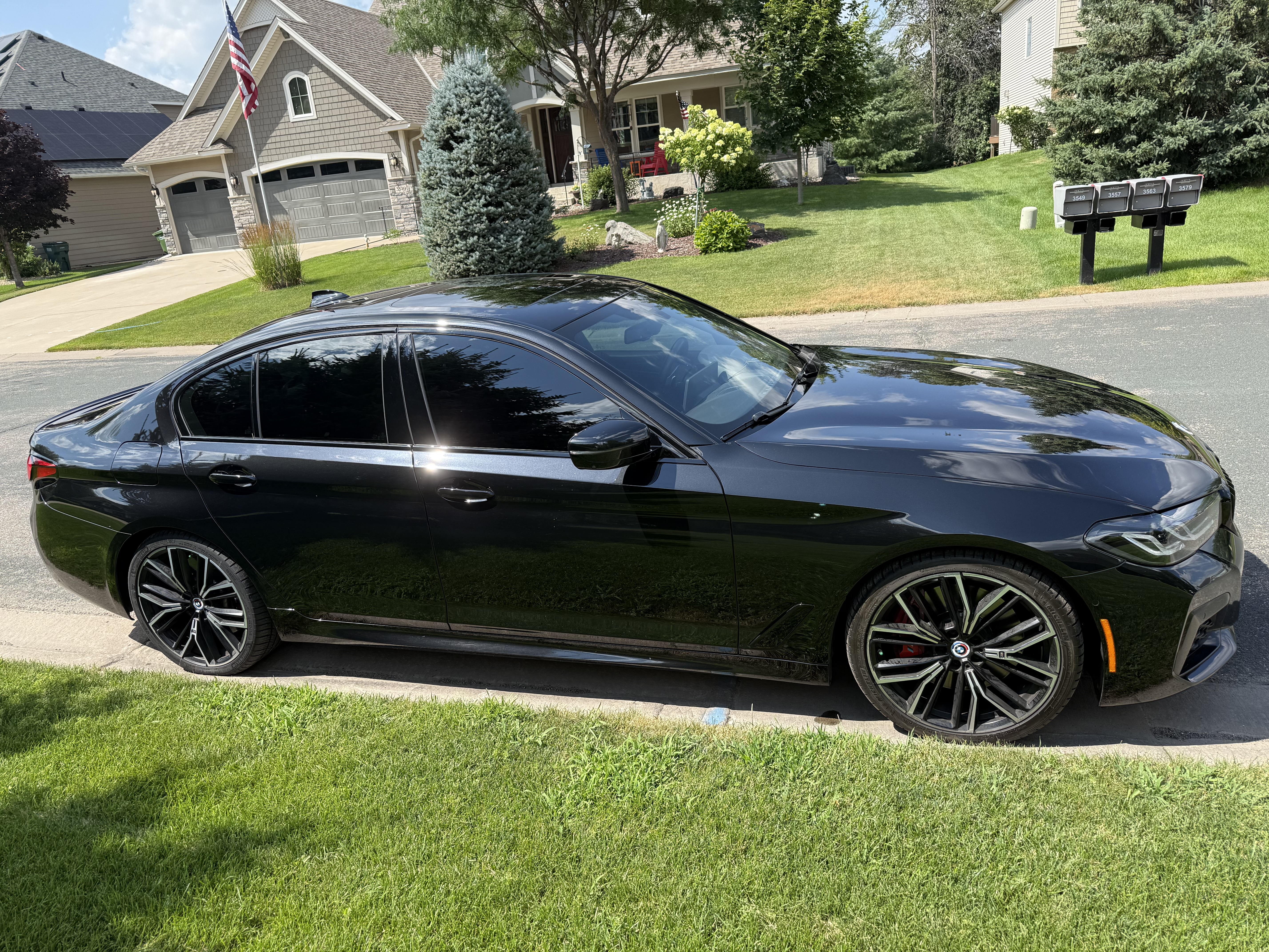 Used 2023 BMW M550i xDrive w/ Dynamic Handling Package AWD/4WD image 2
