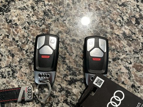 Used 2023 Audi Q5 2.0T Premium w/ Convenience Package image 16