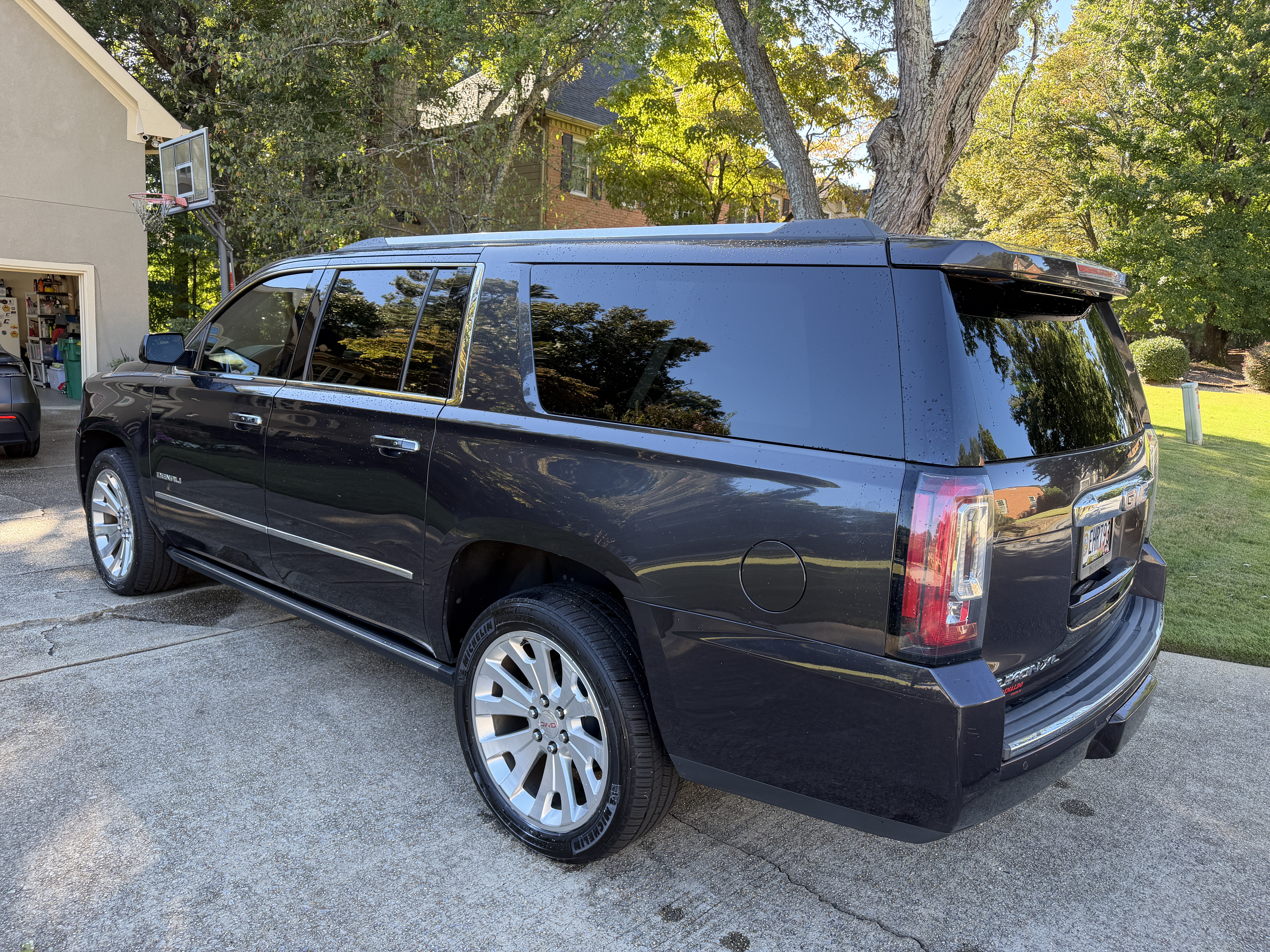 Used 2016 GMC Yukon XL Denali w/ Open Road Package AWD/4WD image 10