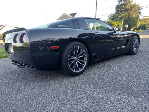 Used 1998 Chevrolet Corvette Coupe w/ Roof Pkg image 10