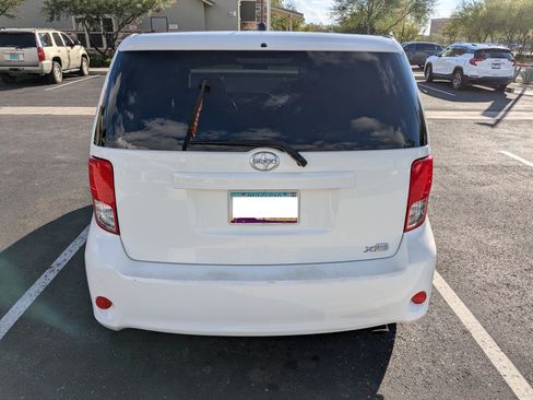 Used 2011 Scion xB Hatchback 4D image 9