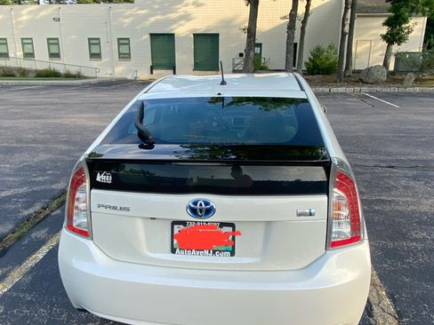 Used 2015 Toyota Prius Two FWD image 6