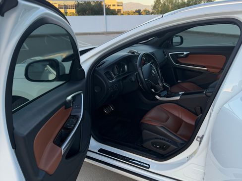 Used 2015 Volvo V60 T5 Premier image 6