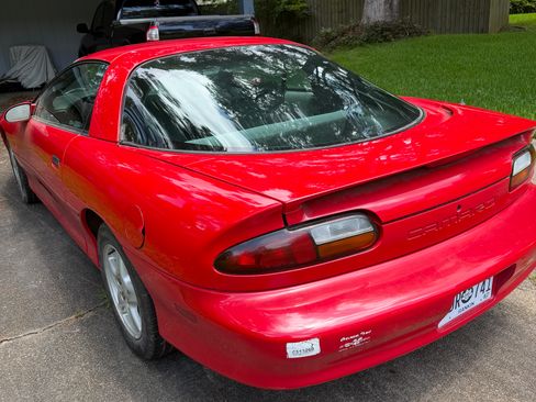 Used 1997 Chevrolet Camaro LT w/ Preferred Equipment Group 1 RWD image 8