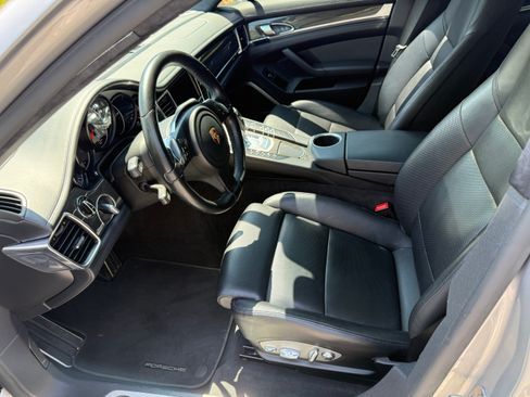 Used 2015 Porsche Panamera GTS AWD/4WD image 18